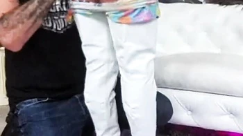 Nade e Sasha fazem um boquete sujo e profundo na cara