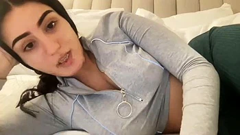 Amateur Babe Missy nackt in der Öffentlichkeit