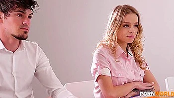 Blonde Alexa Flexy beim Amateur Doppel-Anal-Dreier