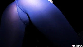 Tara Spades chupando pau e sendo foda na boca com dedos