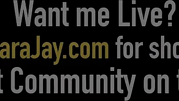 Peitos enormes e bunda de Sara Jay expostos