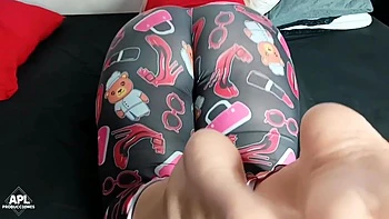 Beim Ficken den fetten Arsch der Nachbarin filmen