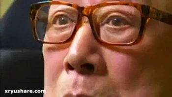 Grand-père baise beau-fils asiatique missionnaire