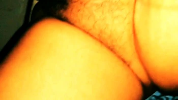 Shwetarani actriz porno peluda con lencería sexy