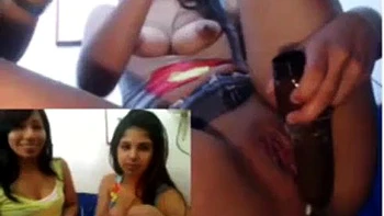 Lateinamerikanische Amateurin solo vor der Cam