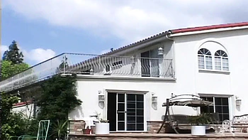 Cailey Taylor MILF de peitos grandes goza com orgasmo hardcore