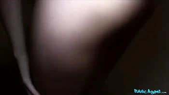 Loira amadora adolescente recebe grande pau e creampie POV