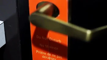 Jovem lésbica branca se entrega à fantasia negra com Ana Foxxx e Tessa