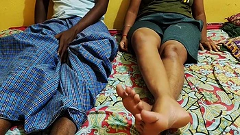 Esposa tamil folla fuerte al amigo de su marido