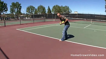 Теннисистку Мэллори жестко трахнули наездницей