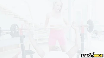 Мисс Салли скачет на большом члене вдвоём