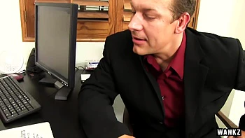 Brünette Teen Natalie wird tief gefickt