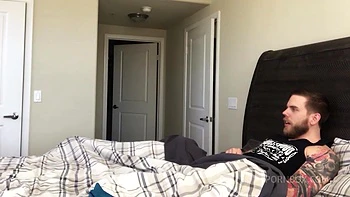 Мачеха застала как я дрочу, потом трахаемся - Стив и Джессика