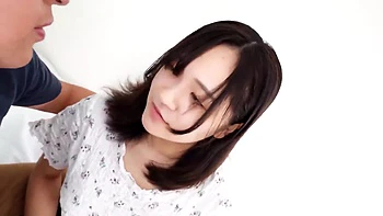 Asiatisches Teen-Model verführt im Amateur-POV-Casting