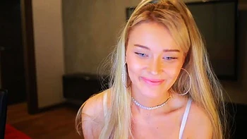 KristenXxx solo masturbation avec fisting