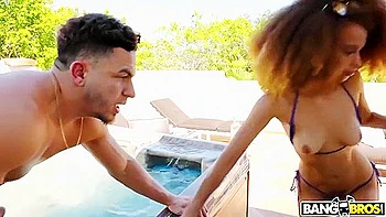 Cecilia Lion espiando y acaba follada duro