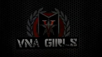 Trío con Charlee y mamá: tetas grandes, pollas grandes