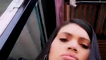 Isamar follando en público con tetas enormes