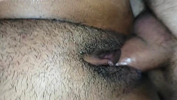 Pussy en primer plano: marido cornudo graba su orgasmo