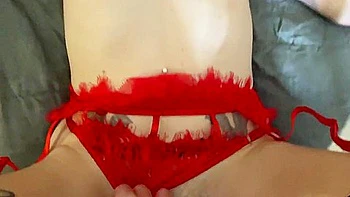 Babyybutt pelirroja hace deepthroat y creampie POV