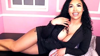 Tetas grandes y culo gordo follados duro