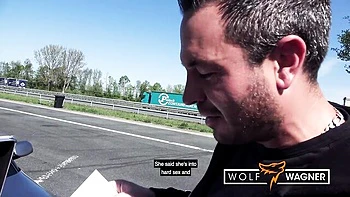 Blonde Kitty Blair leckt Fotze bei deutschem Fick-Date