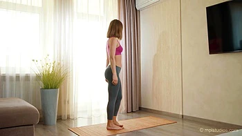 Skinny Avery's Meditative Solo Pussy Stretch