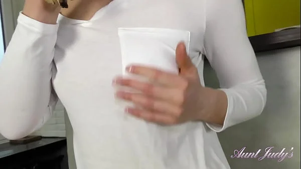 AuntJudys - 40yo Super-MILF Natie gets off in the Kitchen