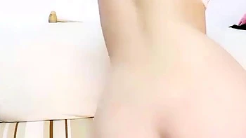 Japanese teen masturbates hardcore on Asian cam chat