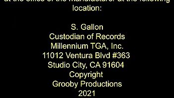 Cute tgirl jerks off in pantyhose and heels