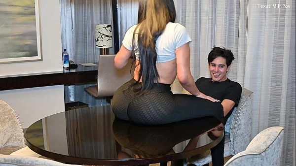 ((Watch This)) Stepmom Uses HUGE Ass To Pound Stepson! | Jennifer Exxotic Fucks Young Guy