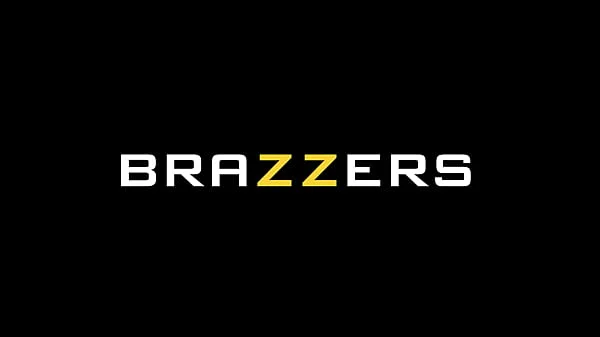 Garage Banned - Ashlyn Peaks, Zoey Sinn / Brazzers / stream full from www.zzfull.com/bann