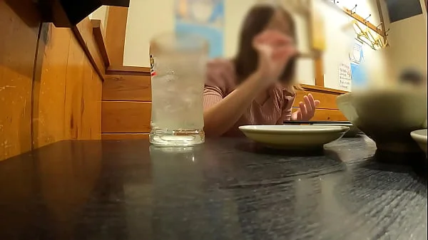 やらせなし完全リアル【個人撮影】【隠し撮り】25歳　物静かで可愛い娘　夕飯の後　ホテル飲みで犯され　舌出して喘ぐ　毛マン　日本人　素人