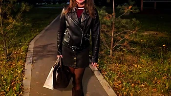 Brunette Babe Sucks His Big Cock In Stockings