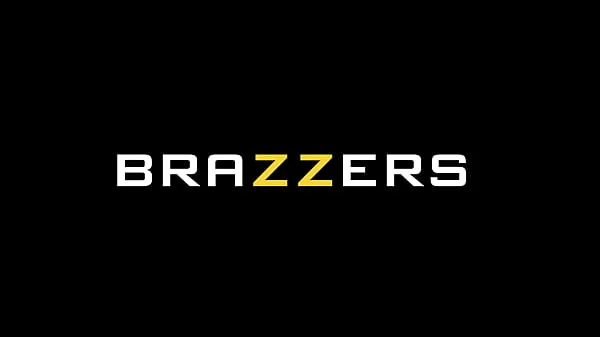 Abinator 3000 - Abigaiil Morris, Maddie May / Brazzers / stream full from www.zzfull.com/spit