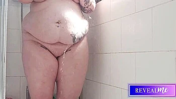 Curvy milf solo shower ass show