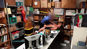 Amateur duo Ryan & Shane pounding with big cocks