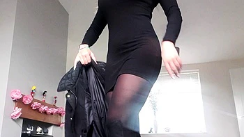 Close up MILF masturbation