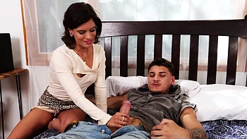Brunette MILF Jesse Pony gets a wild double-header from eager studs Victor Ray in naughty missionary