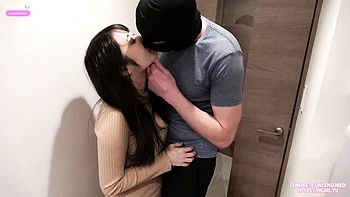 Heavenly courtesan's pussy licking scene