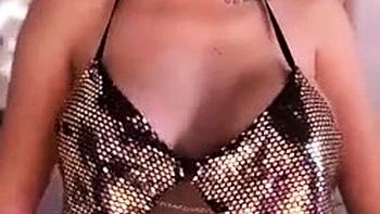 Cute amateur webcam teen girl toying pussy on webcam